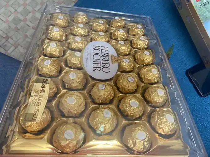 ferrero rocher)榛果威化糖果巧克力 婚庆喜糖零食 520情人节表白礼物
