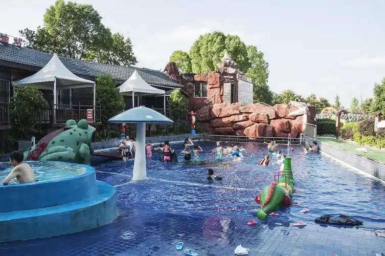 灰汤金太阳温泉度假村