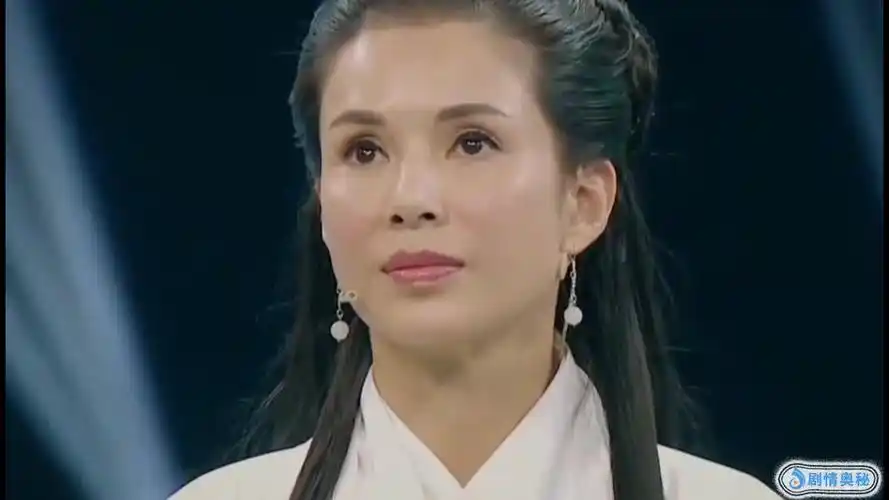 年纪成谜的李若彤晒近照 昔日小龙女青春依旧要感谢一种怪病