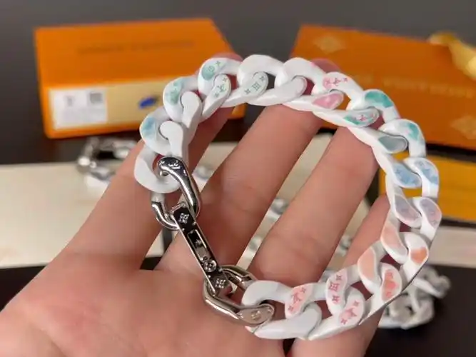 lv蓝天白云古巴男生手链