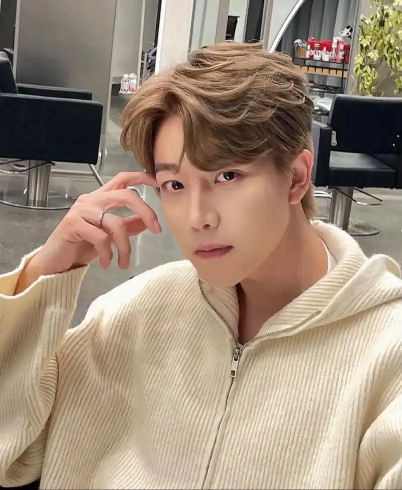 摩根前刺77气垫纹理 精致魅力的男人,从一头精致的发型开始