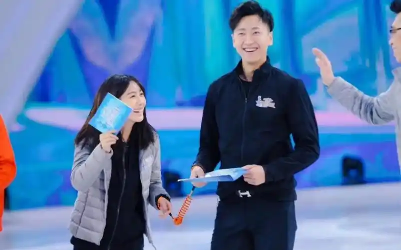 李菲儿,《跨界冰雪王》里的图片,从平凡到非凡的李菲儿&孟飞.