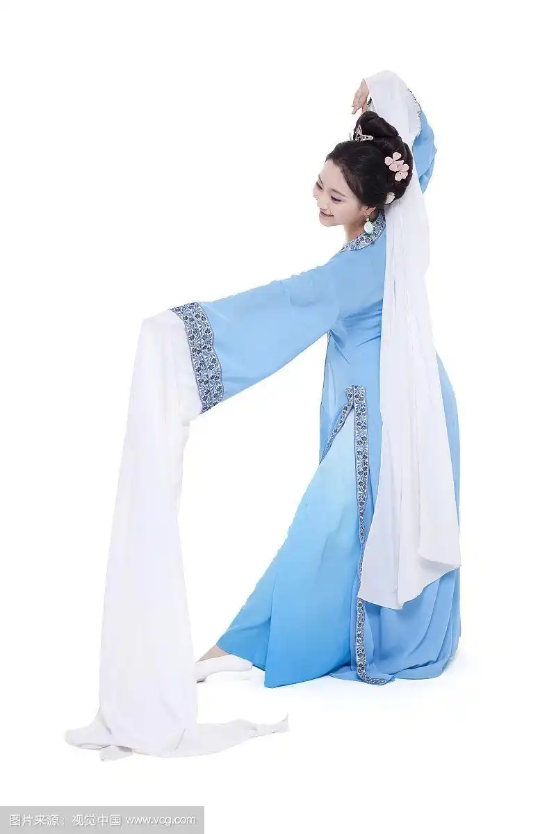 古装美女表演古典舞