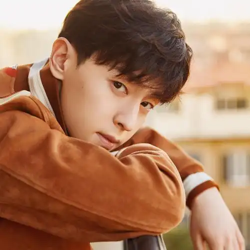 邓伦 演员 明星 艺人 苹果手机高清壁纸 2732x2