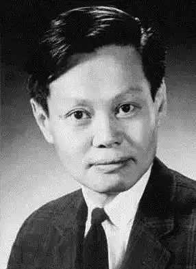 08而中国航天奠基人,"火箭之王"钱学森在我们印象中是这个一脸佛像的