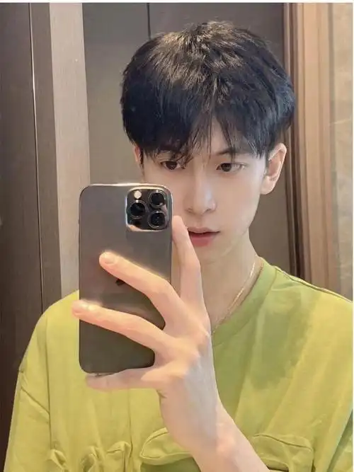 13款男生发型很火很流行效果就是不一样