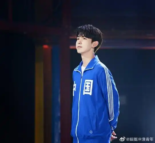 郭俊辰16岁校服照好青涩