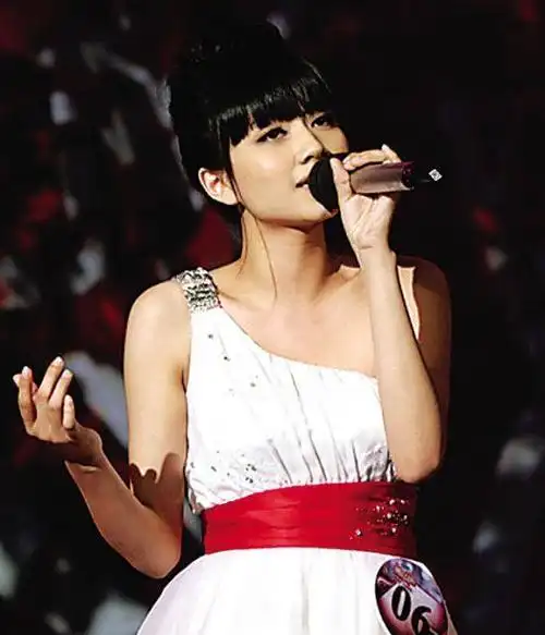 还记得2009年的那个夏天湖南卫视的《快乐女声》全国五强刘惜君吗?