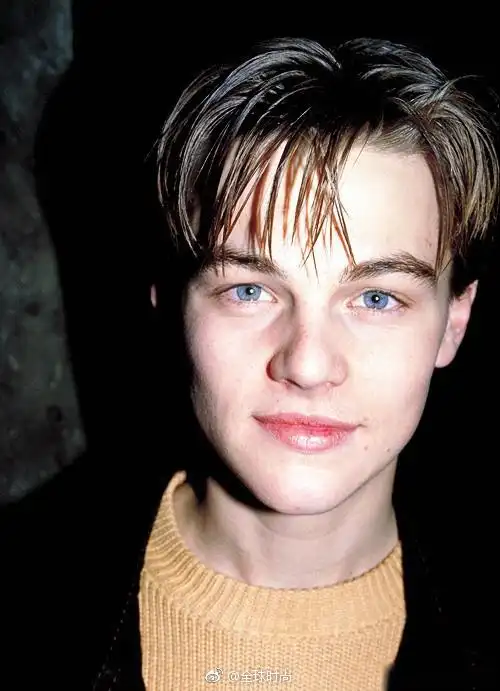 莱昂纳多90年代街拍,来感受一下小李子的盛世美颜.