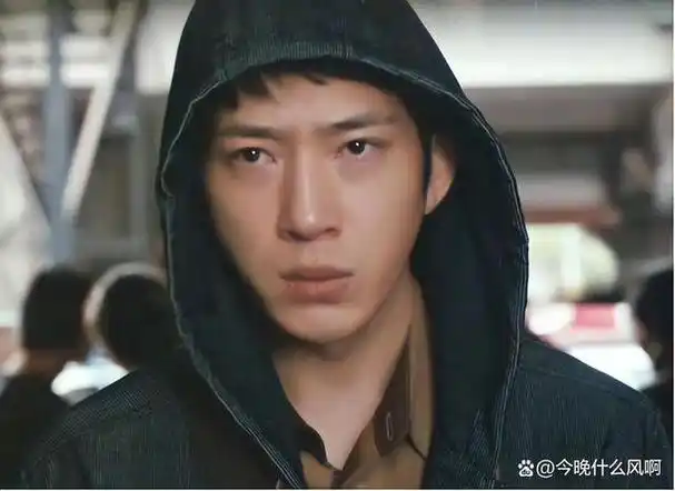 太甜!井柏然第一次公开秀恩爱,大赞女朋友刘雯的素颜太好看了