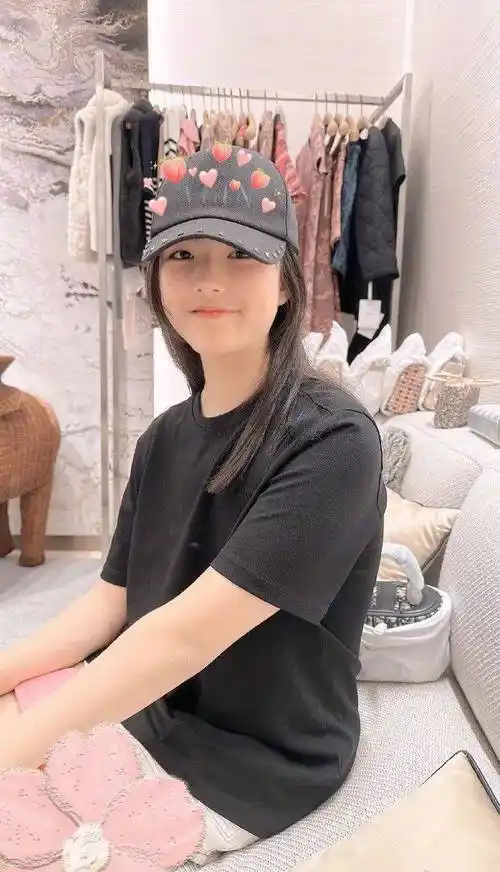 王岳伦透露李湘近况:不会英语,一个人在伦敦坐地铁,陪女儿_王诗龄