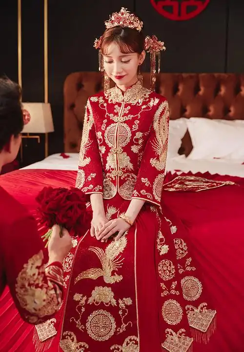 漂亮女生穿的秀禾服新娘新款年新款冬季中式结婚礼服出阁敬酒服情侣小