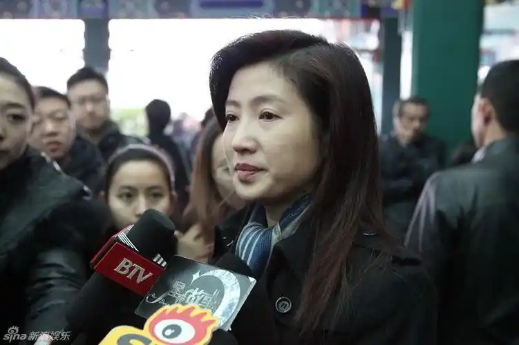 播音泰斗张颂追悼会现场照赵忠祥徐春妮悼念组图