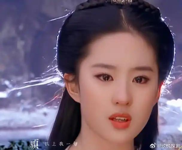 我们可以看到刘亦菲小龙女的精彩片段,她的每一个动作,每一个表情都