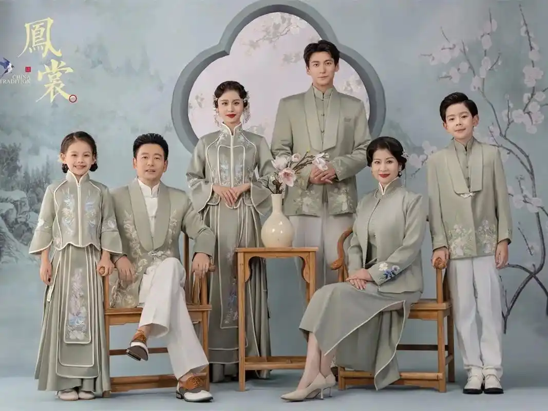 三代同堂,天伦之乐,是无可取代的欢喜,匠心摄影全家福主题上新 - 抖音