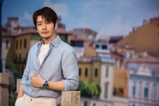 这一刻一往无前天梭表发布全新海星系列广告大片品牌代言人黄晓明以