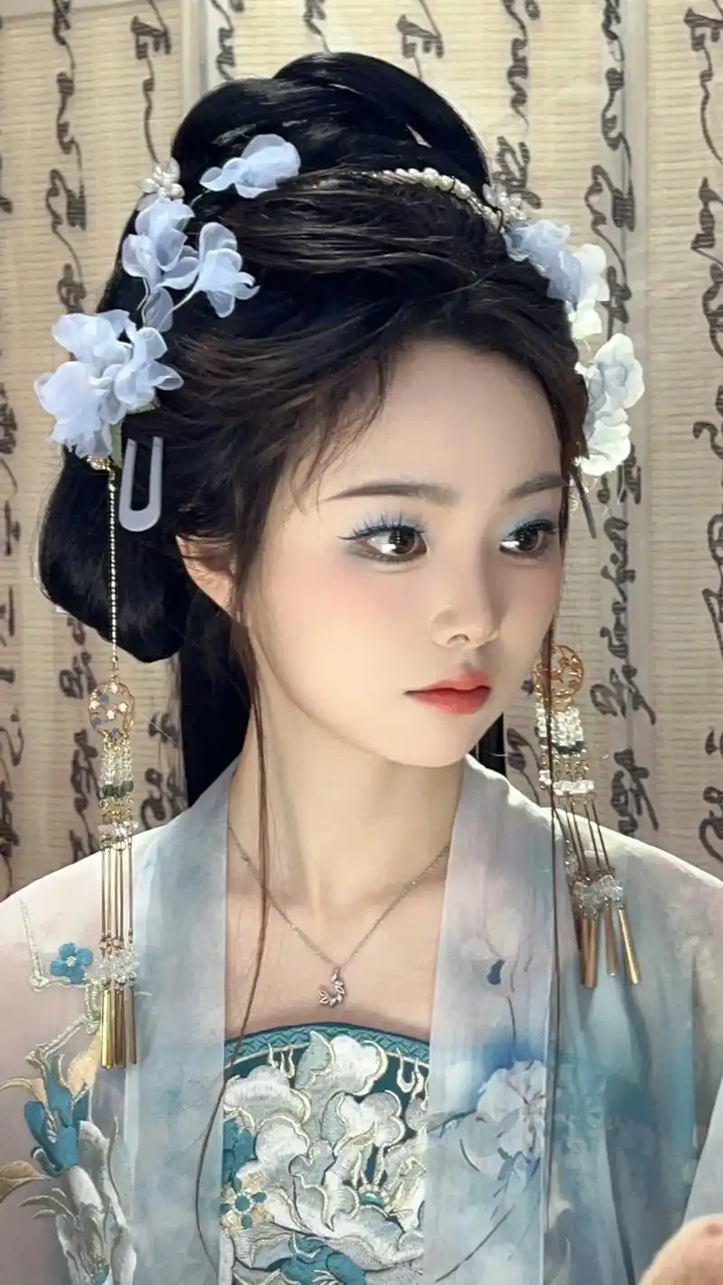 不到一顿自助90,get 人生汉服照片# - 抖音