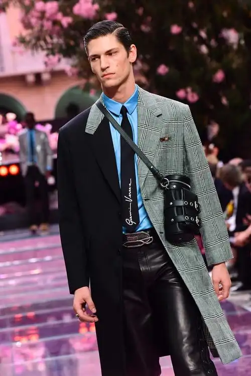 米兰男装周范思哲品牌时装秀