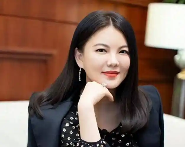 47岁李湘高调宣布退休!