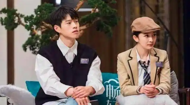 杨幂魏大勋隔空示爱?