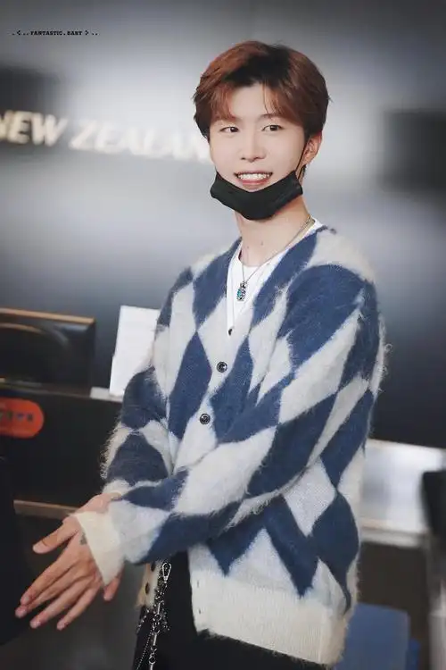 如玉山上行,光映照人——范丞丞笑容合集