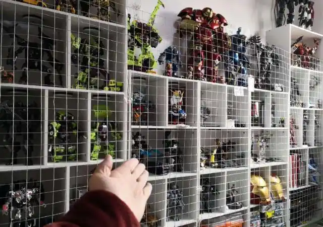 日本网友晒地震后手办墙,隔着屏幕都心疼,破碎的不单是钱更是爱