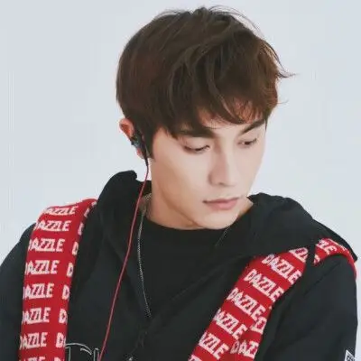 聂子皓,1993年出生于四川泸州,中国内地男演员,就读于北京电影学院.