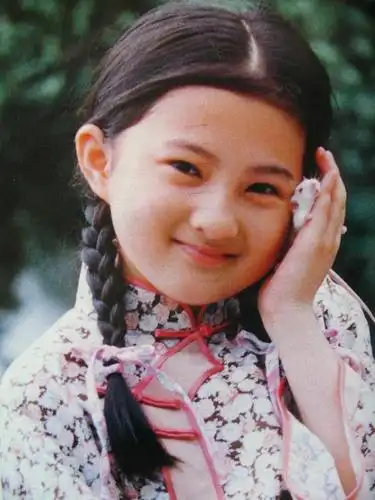 9岁爆红成大热童星后淡出演艺圈差点成为外交官