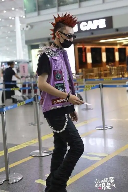 小鬼王琳凯杀马特造型