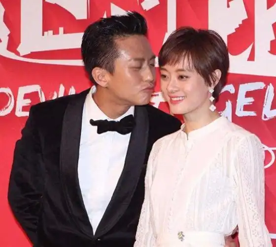 41岁孙俪带全家海边玩耍!