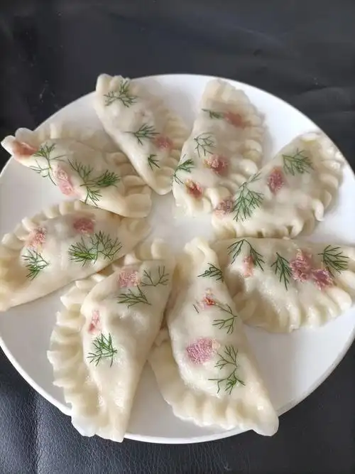 0人做过这道菜a阿三三用料饺子皮张面粉随意啦馅料也随意啦花样水饺的