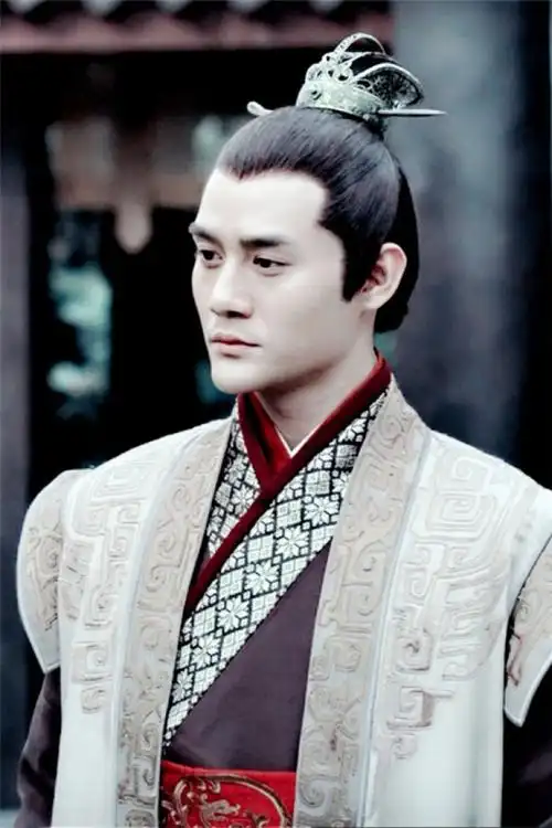 王凯《琅琊榜》【萧景琰】赤焰少帅林殊从小到大的好友,性情倔强,被