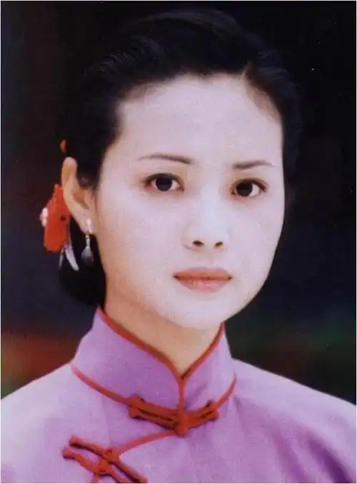 茹萍25岁嫁大自己18岁的画家,5年后离婚净身出户,现状怎样了?