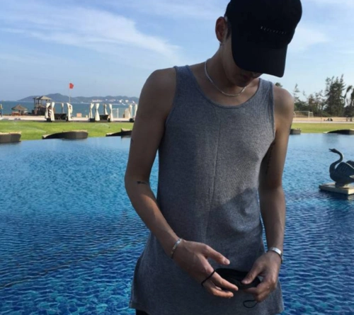 吴亦凡三亚游泳现肌肉,在《西游伏妖篇》里演技大爆发,你怎么看