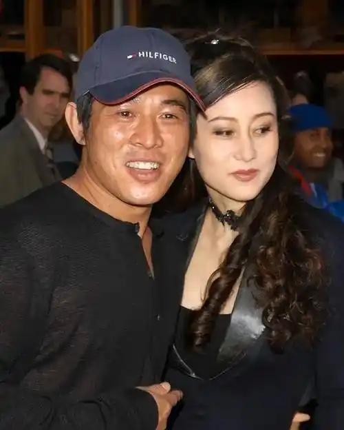 李连杰全家尼泊尔礼佛!