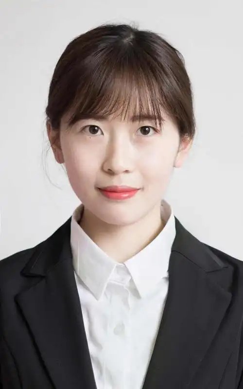 第一次自拍证件照