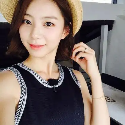 裴勇俊娇妻朴秀珍自拍秀婚戒凤凰娱乐讯 据台湾媒体报道,"韩流天王"