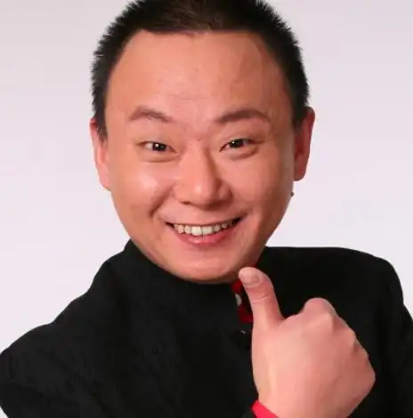 演员邵峰:对患重病妻子不离不弃,如今他过得怎么样了