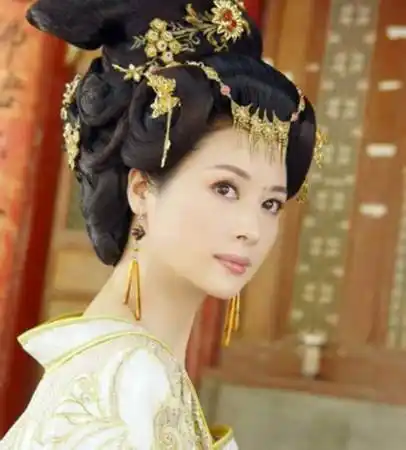 《锦绣南歌》沈夫人:出道19年作品无数,精湛演技惊艳诠释最美"母亲"