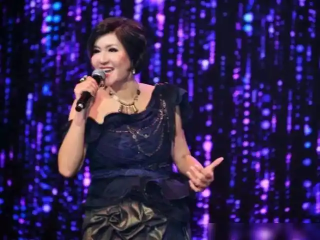 前亚姐王玮近况曾与周星驰拍赌侠月赚几十万今却住公屋