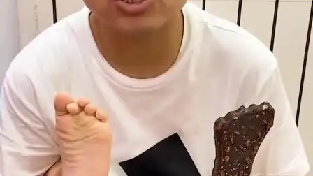 童年的快乐:我要吃哪个脚丫子呢?