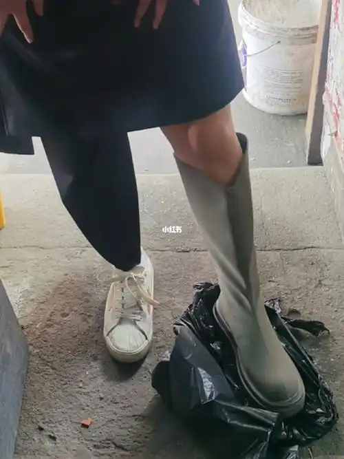 无语死了靴子有了怎么搭配好看啊