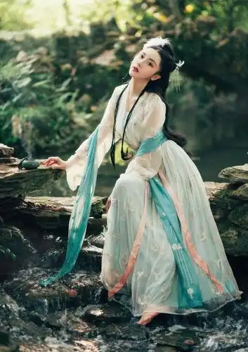 流光飞舞古装美人汉服古装白衣美女唯美写真高清壁纸头像古风