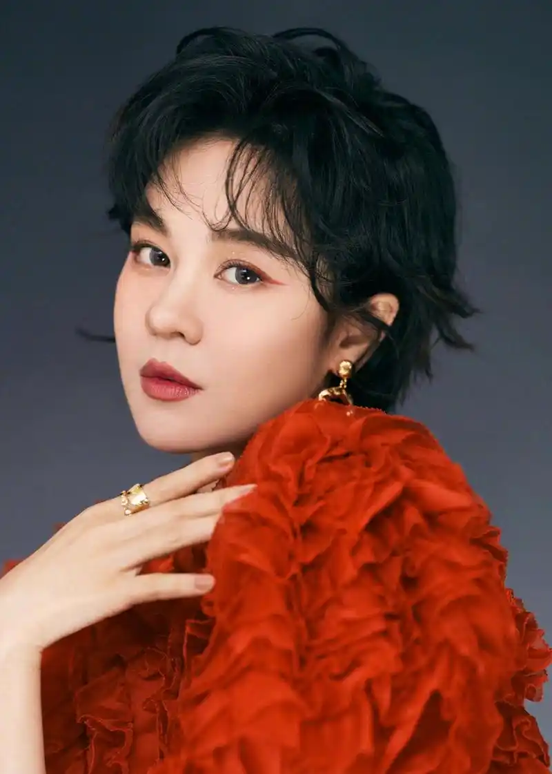 明星写真美图|郁可唯