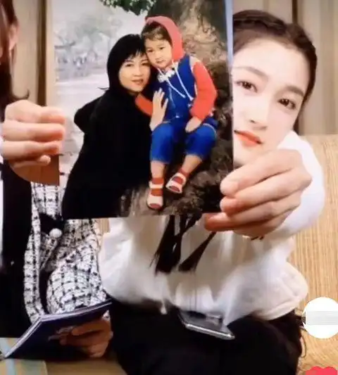 关晓彤晒2岁宝宝照网友为什么和鹿晗这么像