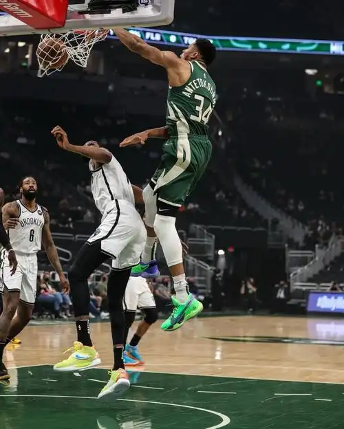 情商太低字母哥晒隔扣kd照欢庆胜利不给新第一人面子结仇了