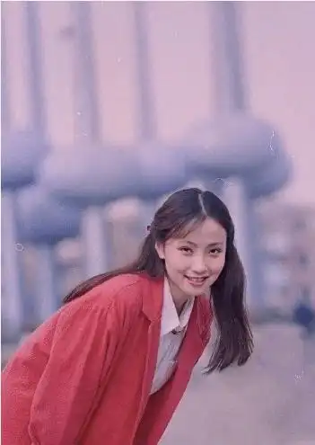 小陶虹年轻时是又甜又灵的人间水蜜桃吧,颜值方面从来没有低峰_长相