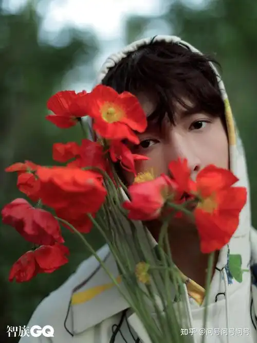 朋友们,能不能分享一下张艺兴好看的照片呀,拜托了!祝各位发财!