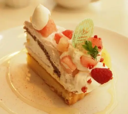 好饿呀!美味的小马卡龙和小蛋糕呢!好好好吃. - 美篇