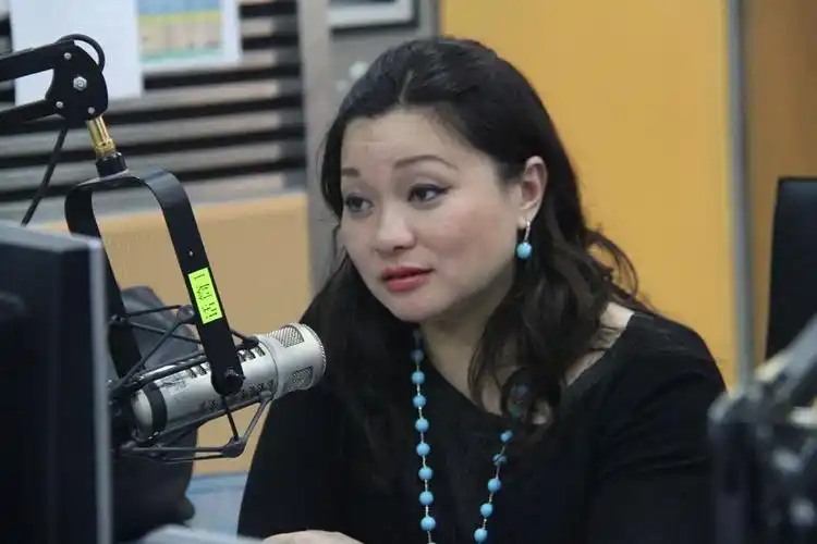 女高音歌唱家黄英做客《中国大舞台》